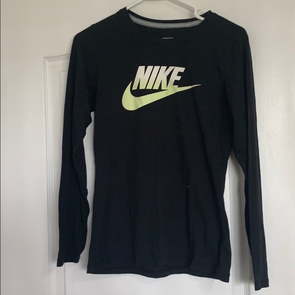 NIKE long sleeve shirt